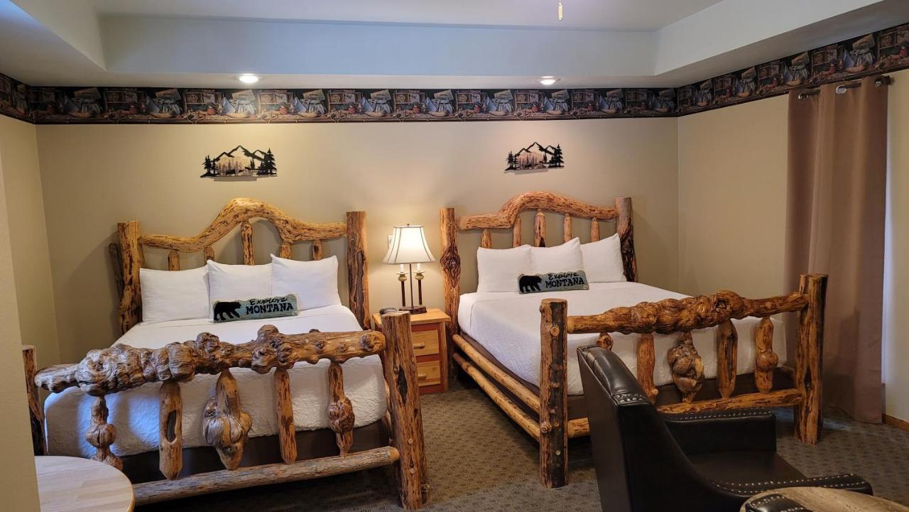 Riverfront & Motel 3*