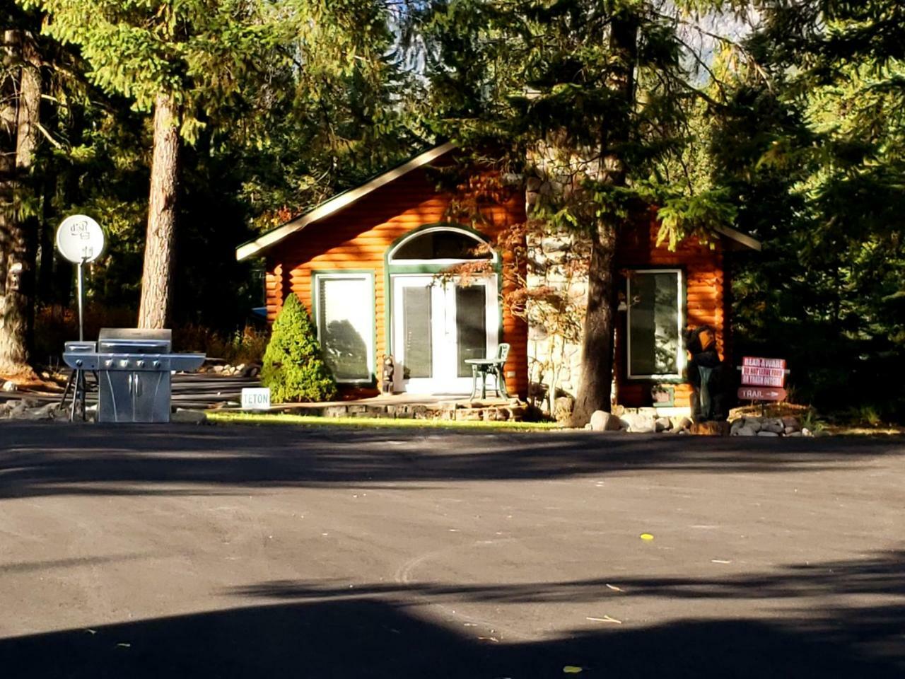 Motel Riverfront & Thompson Falls